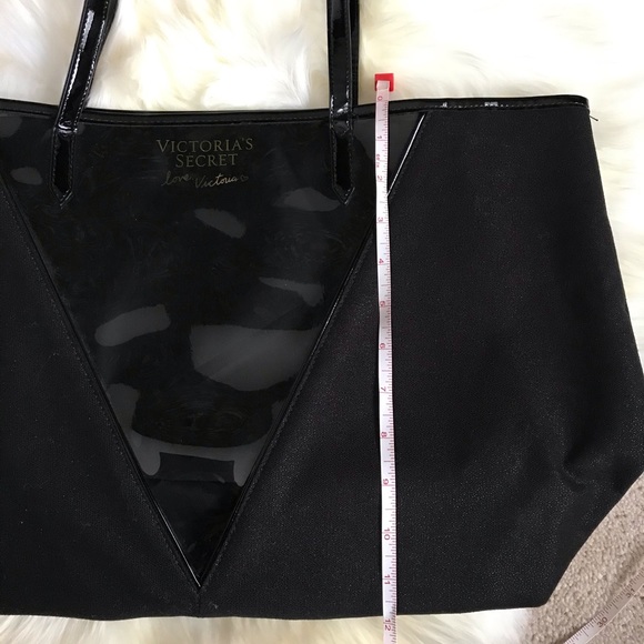 VICTORIA’S SECRET Tote bag w/ clutch - like new - Picture 6 of 8